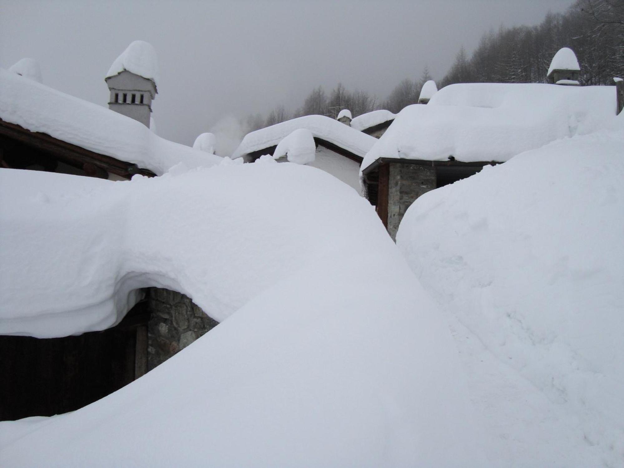 B&B A Pankeo Valtournenche Buitenkant foto
